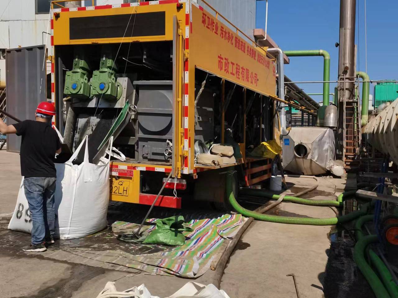 龙湾镇淤泥压干处理