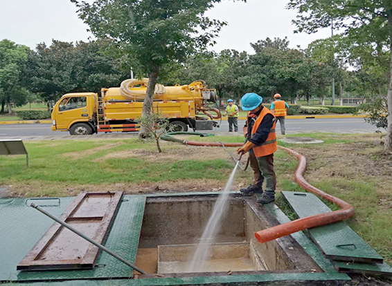 龙湾镇化油池清理